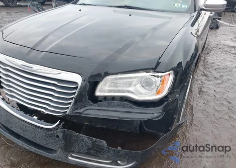 2014 Chrysler 300C Awd z USA, uszkodzony, nr VIN 2C3CCAKT3EH276553